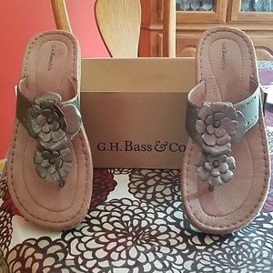 Bass sandals